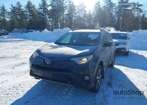 2017 Toyota Rav4 Xle z USA, uszkodzony, nr VIN JTMRFREV2HD220629